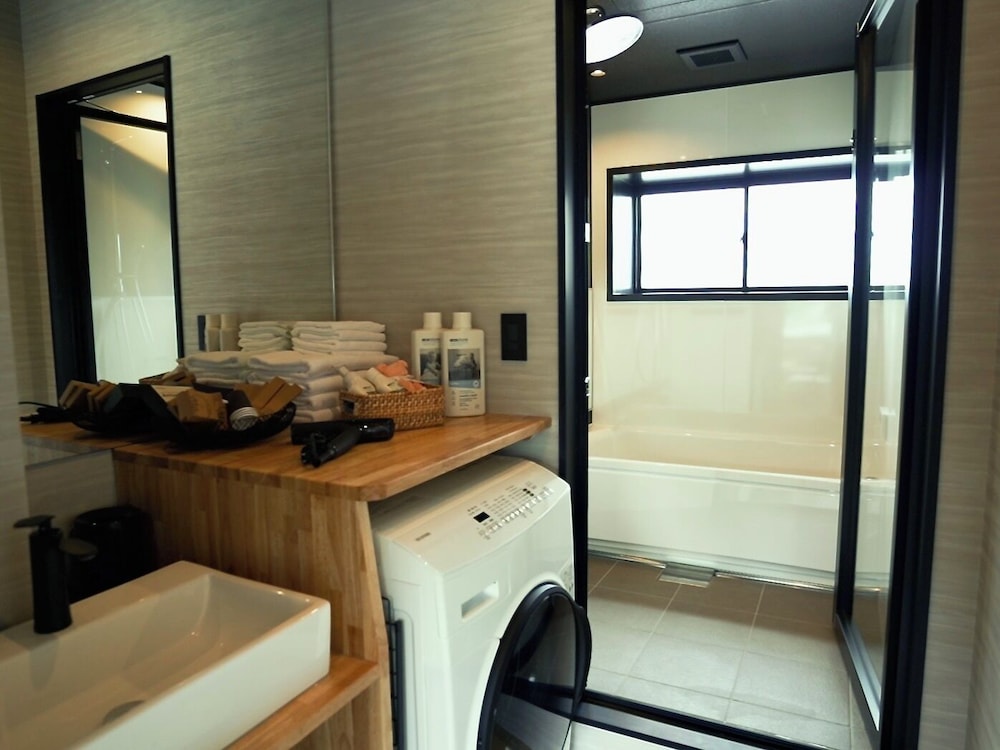 スタンダード 4 人部屋 ハーバービュー 客室2 | 1 and Only Hotel Io - イオ