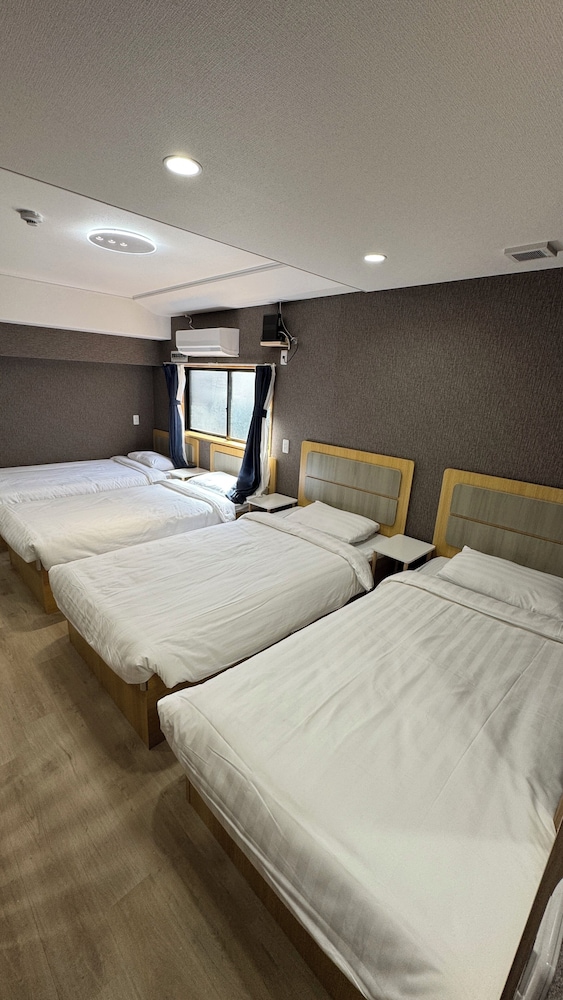 ビジネス 4 人部屋 客室1 | RUKA 天王寺ホテル