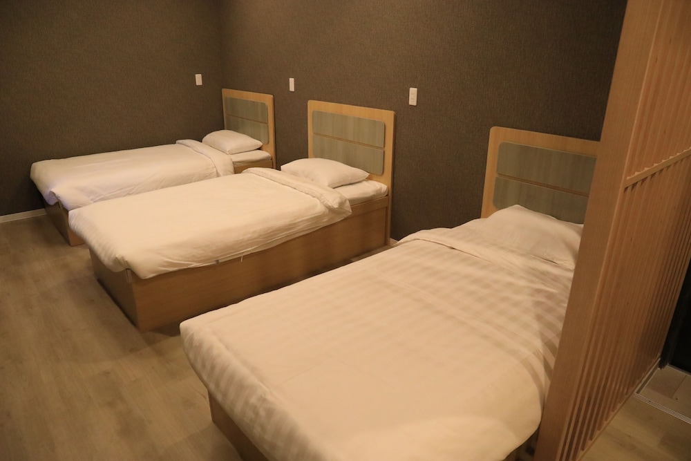 ビジネス トリプルルーム 客室4 | RUKA 天王寺ホテル