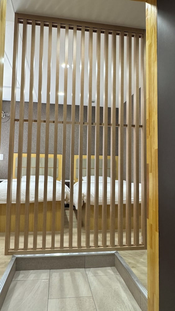 ビジネス 4 人部屋 客室2 | RUKA 天王寺ホテル