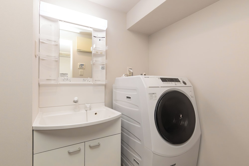 コンフォート アパートメント ダブルベッド 2 台 禁煙 キッチン 内装0 | BR KUJO - セルフチェックインのみ