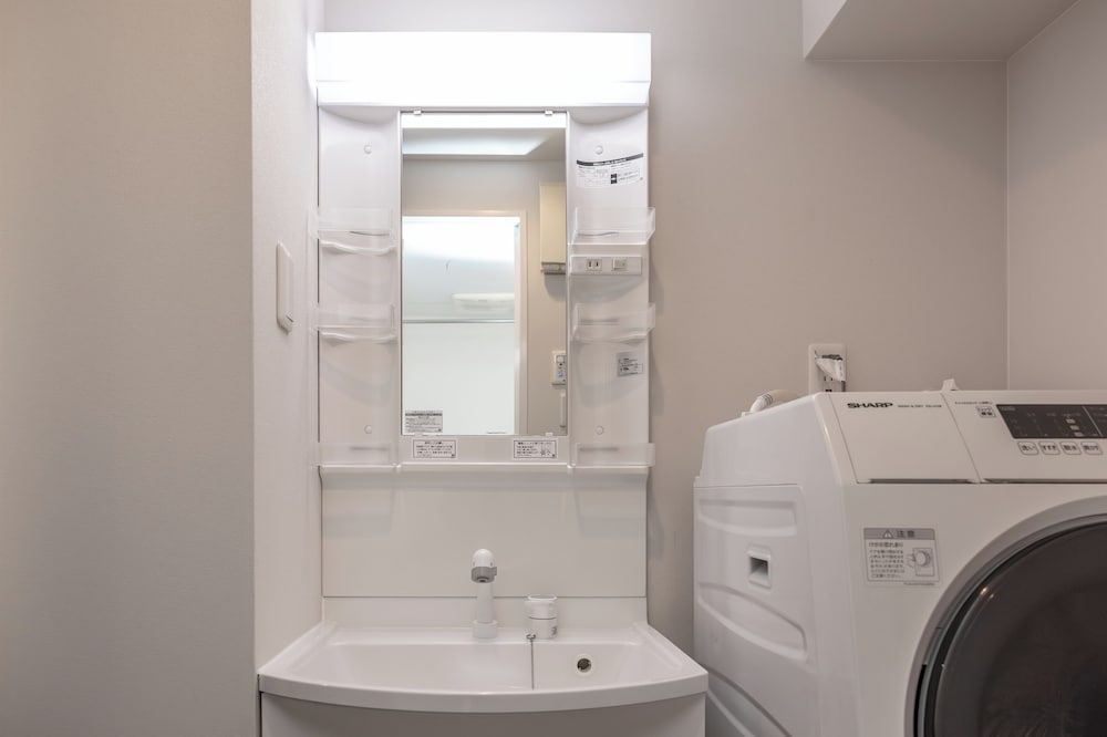 コンフォート アパートメント ダブルベッド 2 台 禁煙 キッチン 内装2 | BR KUJO - セルフチェックインのみ