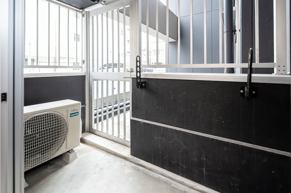 コンフォート アパートメント ダブルベッド 2 台 禁煙 キッチン 内装3 | BR KUJO - セルフチェックインのみ