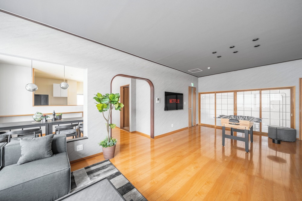 アパートメント リビング エリア0 | E-US SAKAEDORI HOUSE