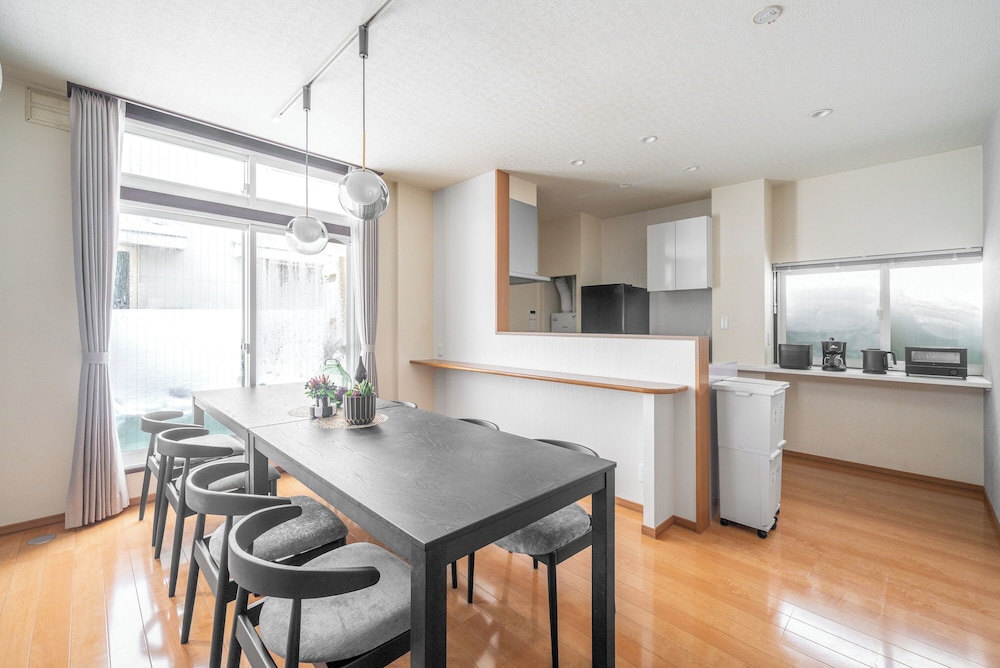 アパートメント レストラン1 | E-US SAKAEDORI HOUSE