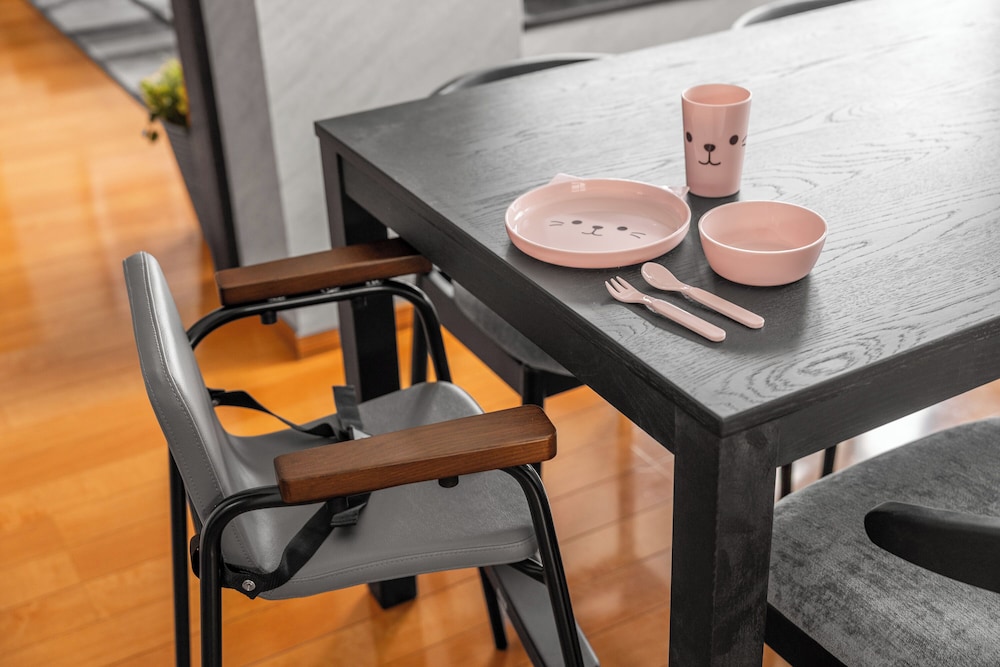 アパートメント レストラン3 | E-US SAKAEDORI HOUSE