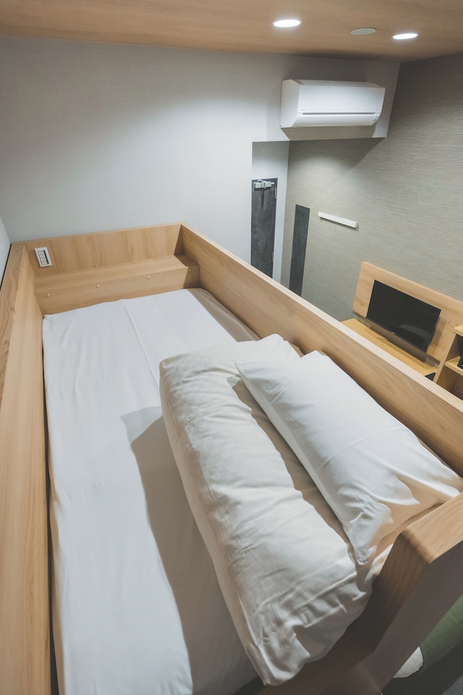 トリプルルーム 禁煙 専用バスルーム 客室6 | リタホテル難波