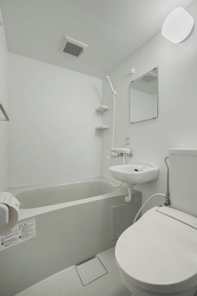 トリプルルーム 禁煙 専用バスルーム バスルーム1 | リタホテル難波