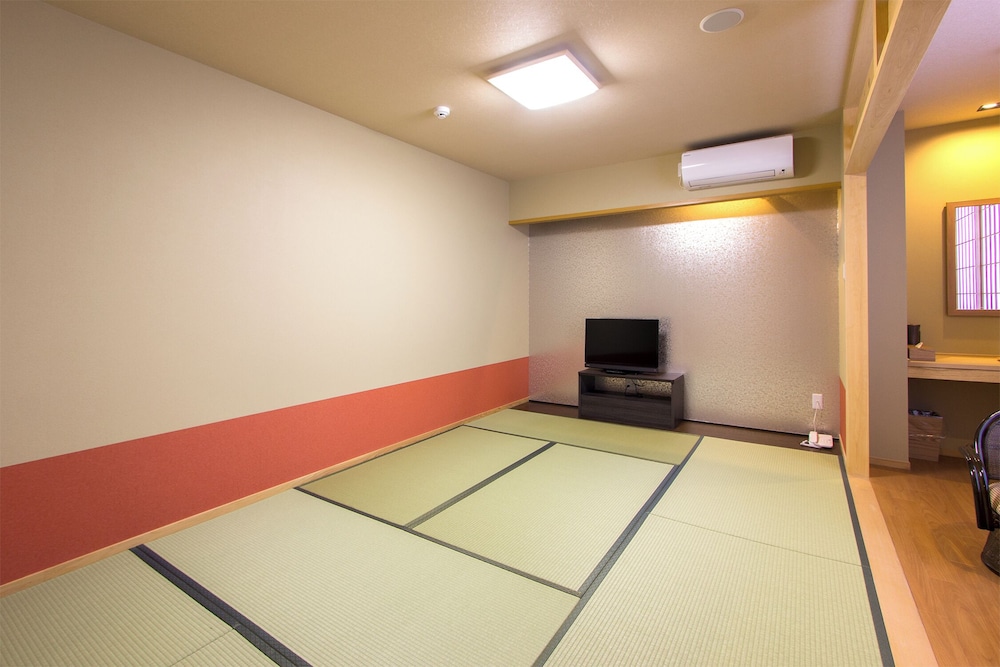 スタンダード ツインルーム 禁煙 内装1 | 湯けむりの宿　別府　はなみずき