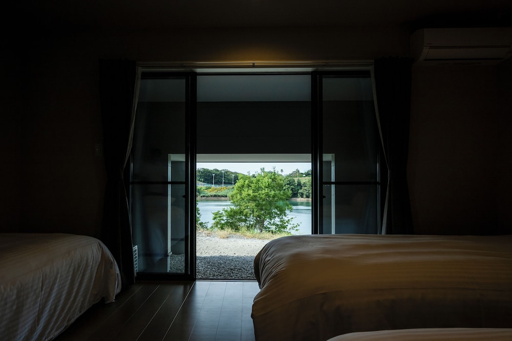 コンフォート ヴィラ 2 ベッドルーム シービュー 客室3 | Seaside Villa N+