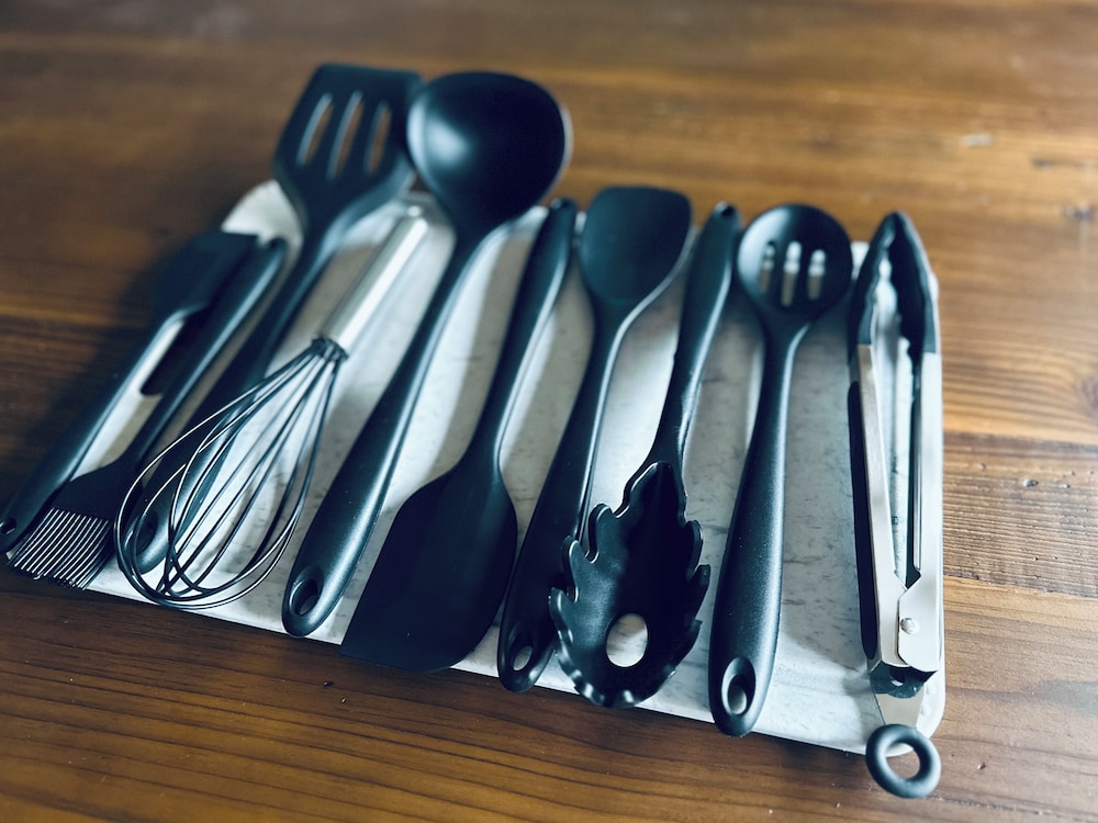 コンフォート ヴィラ 2 ベッドルーム シービュー 客室内のダイニングエリア2 | Seaside Villa N+