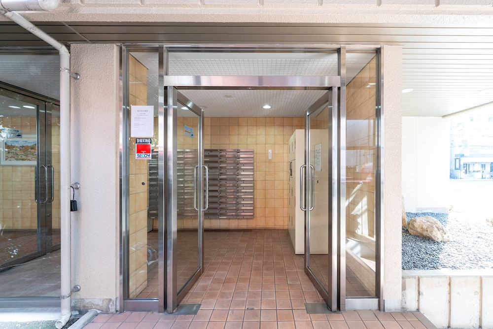 内装1 | b&Shin-Osaka