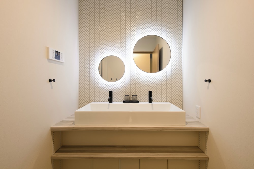 デザイン ヴィラ 2 ベッドルーム バスルーム5 | 四季の彩 箱根彫刻の森