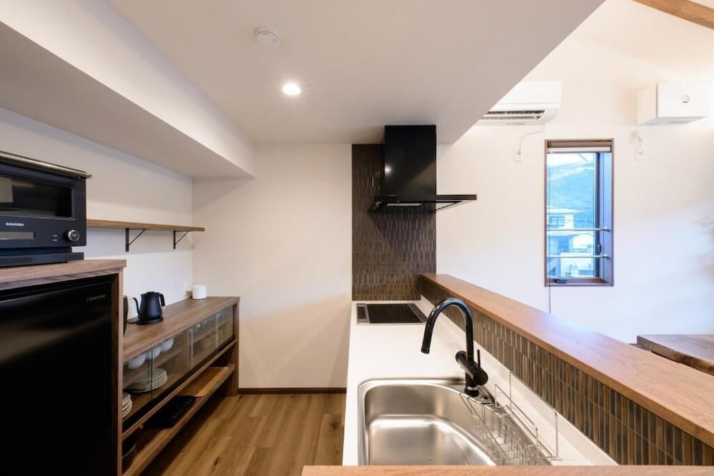 デザイン ヴィラ 3 ベッドルーム 専用キッチン1 | 四季の彩 箱根彫刻の森