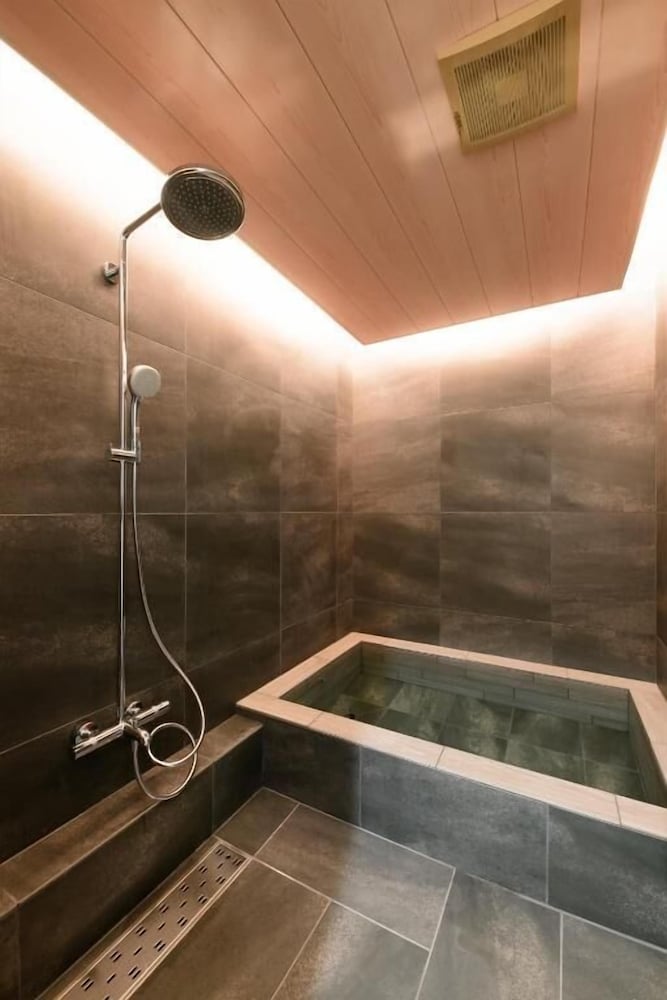 デザイン ヴィラ 3 ベッドルーム バスルーム0 | 四季の彩 箱根彫刻の森