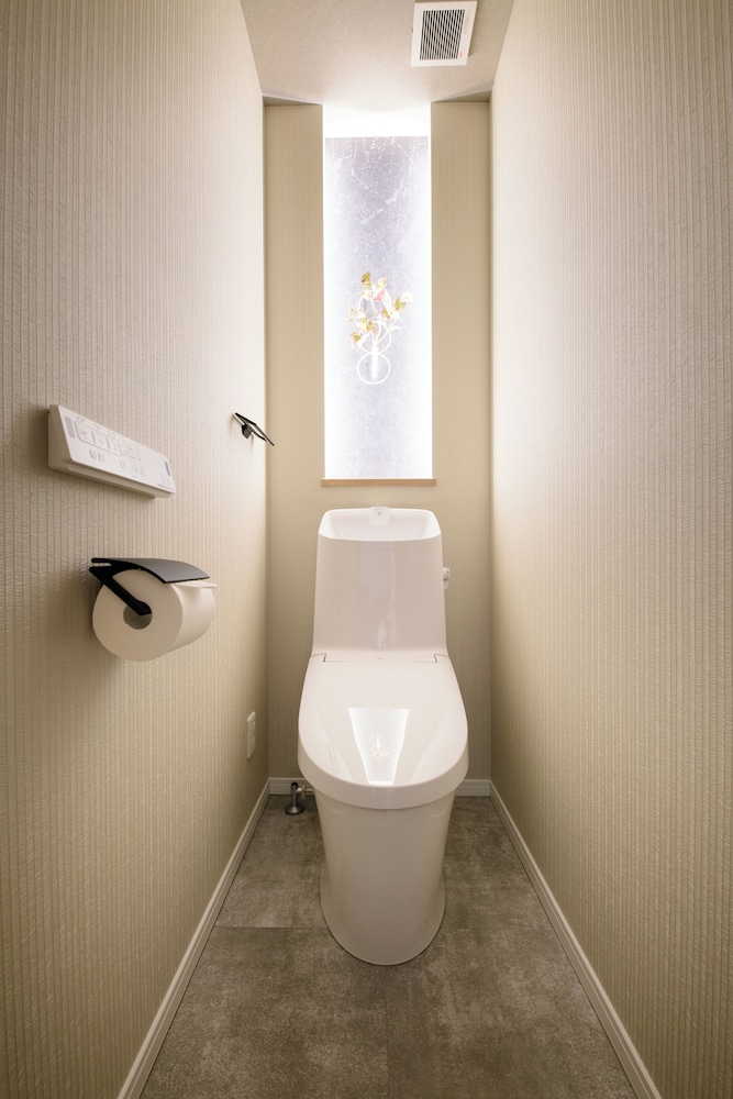 デザイン ヴィラ 2 ベッドルーム バスルーム4 | 四季の彩 箱根彫刻の森