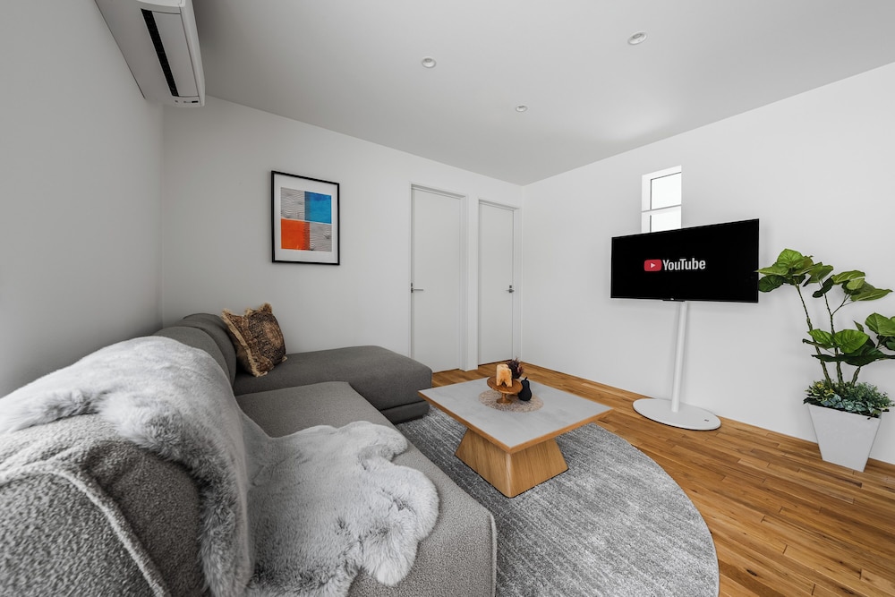 アパートメント リビング エリア2 | FUNAMIZAKA STAY