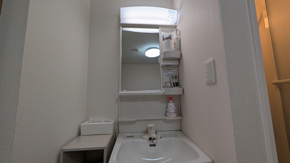 スタンダード ダブルルーム 禁煙 バルコニー バスルーム0 | IPPAKU 一泊