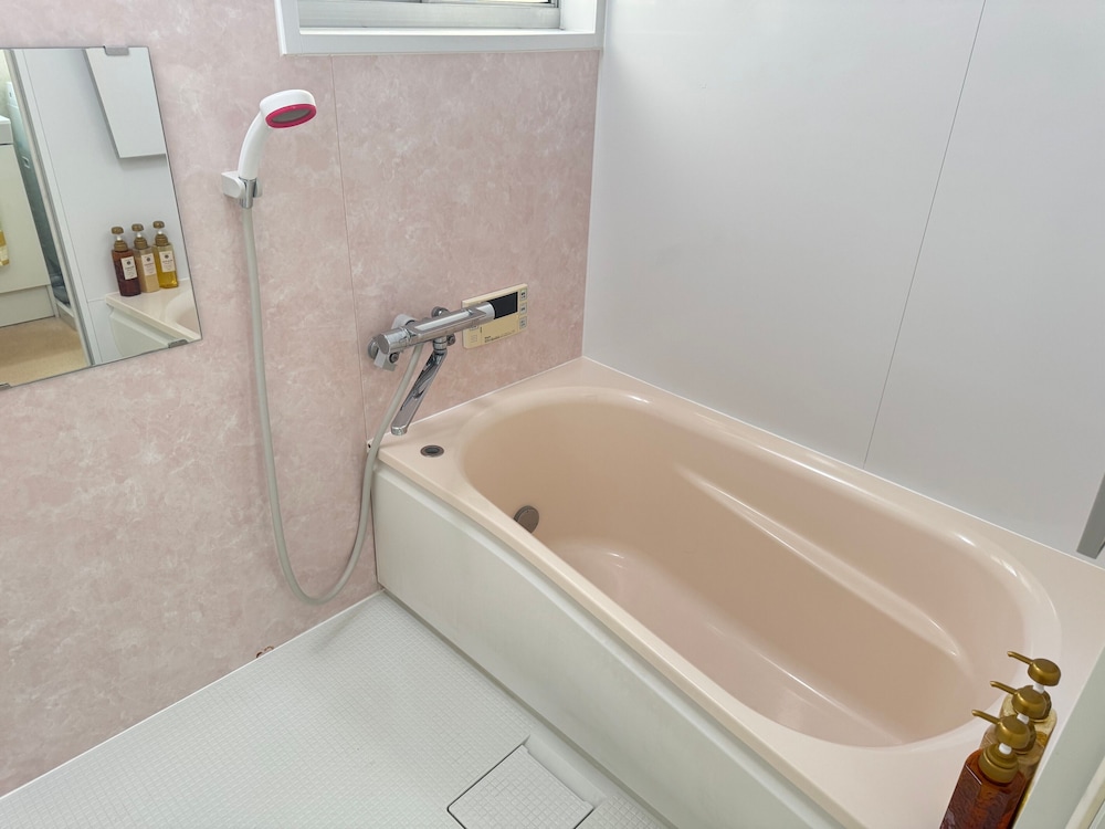 クラシック ダブルルーム 禁煙 バスルーム0 | IPPAKU 一泊