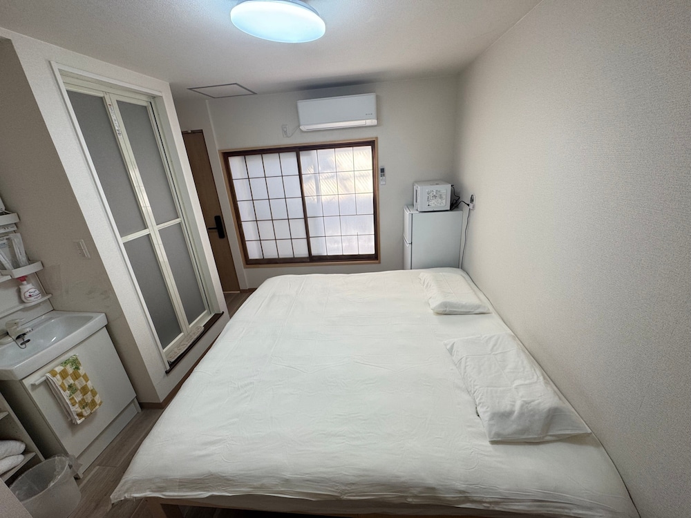 スタンダード ダブルルーム 禁煙 バルコニー 客室2 | IPPAKU 一泊