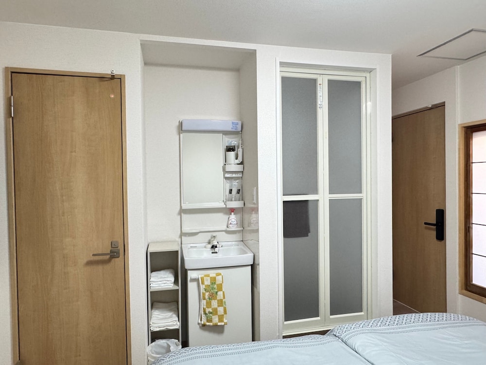 スタンダード ダブルルーム 禁煙 バルコニー 客室5 | IPPAKU 一泊