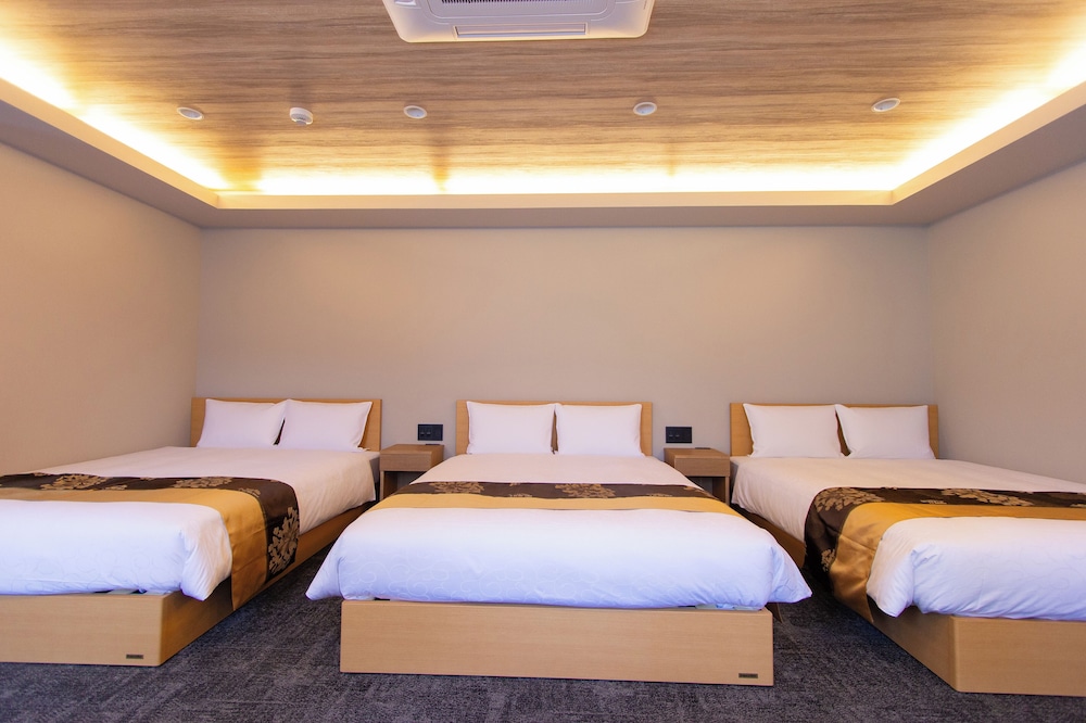 スーペリア トリプルルーム 客室2 | Hotel FUK＋O