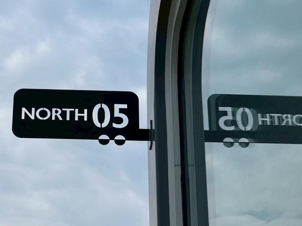 海眺望 半露天風呂付トレーラーN05/シングル*4 (禁煙) 客室1 | THOUSAND　GARDEN　TARUMIZU