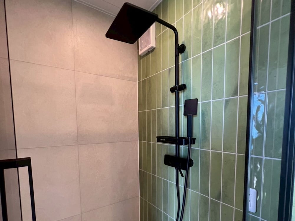 海眺望 トレーラーS02/シングル*4 (禁煙) バスルーム1 | THOUSAND　GARDEN　TARUMIZU