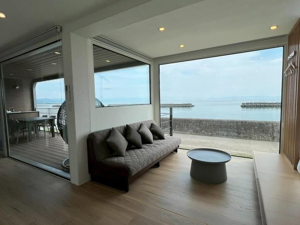 海眺望 半露天風呂付トレーラーN05/シングル*4 (禁煙) | THOUSAND　GARDEN　TARUMIZU