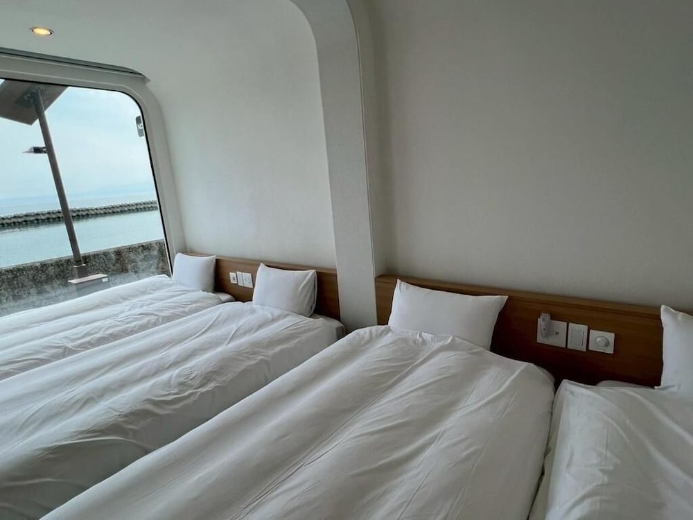 海眺望 半露天風呂付トレーラーN05/シングル*4 (禁煙) 客室3 | THOUSAND　GARDEN　TARUMIZU