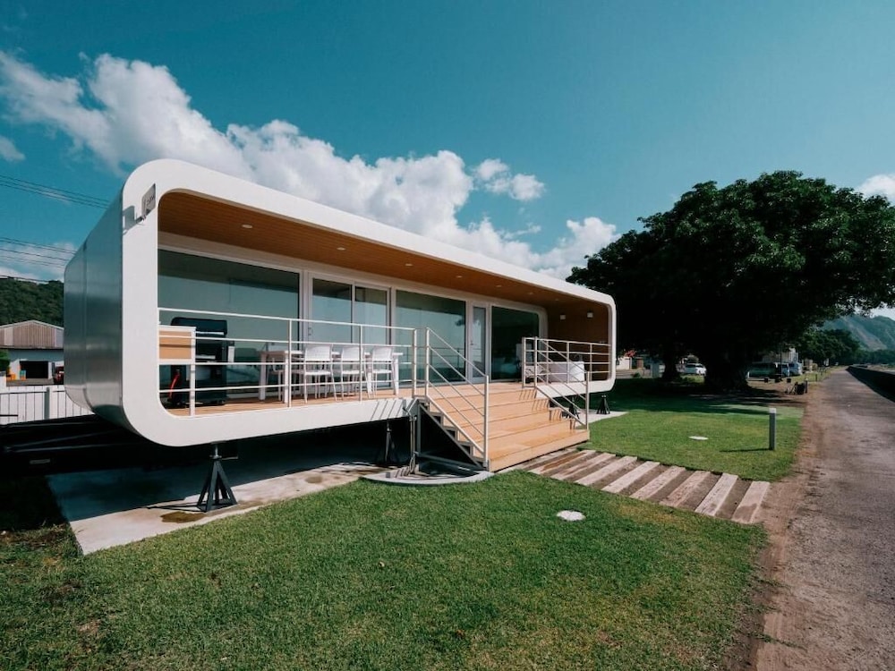 海眺望 露天ホットタブ付トレーラーN01/キング*2 (禁煙) 客室4 | THOUSAND　GARDEN　TARUMIZU