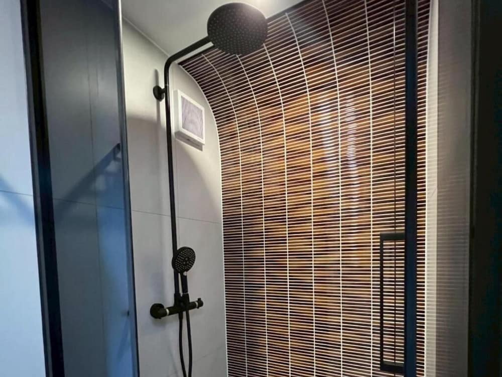 海眺望 トレーラーN03/シングル*2 (禁煙) バスルーム1 | THOUSAND　GARDEN　TARUMIZU