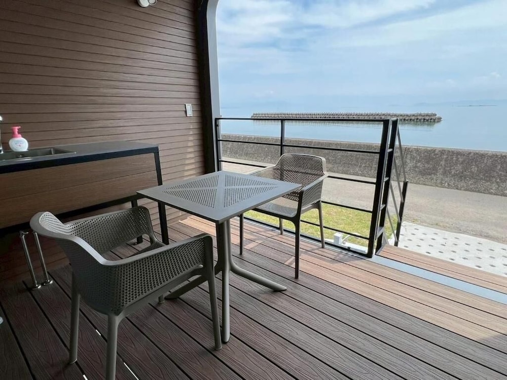 海眺望 トレーラーN03/シングル*2 (禁煙) 客室2 | THOUSAND　GARDEN　TARUMIZU