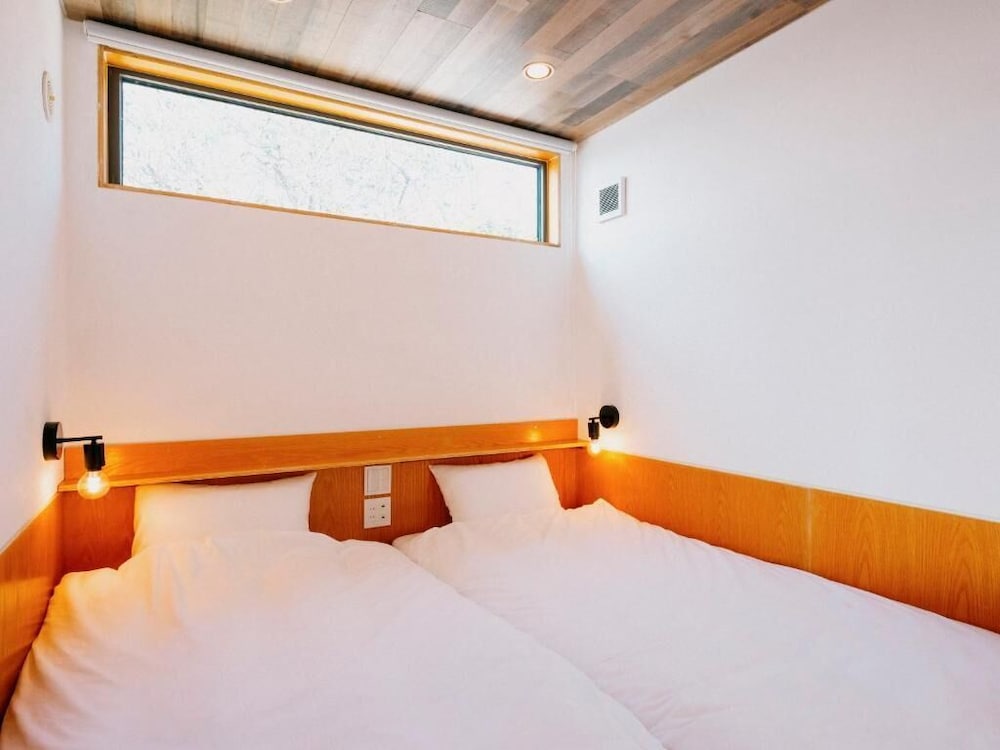 海眺望 露天風呂付トレーラーS01/シングル*4 (禁煙) 客室8 | THOUSAND　GARDEN　TARUMIZU