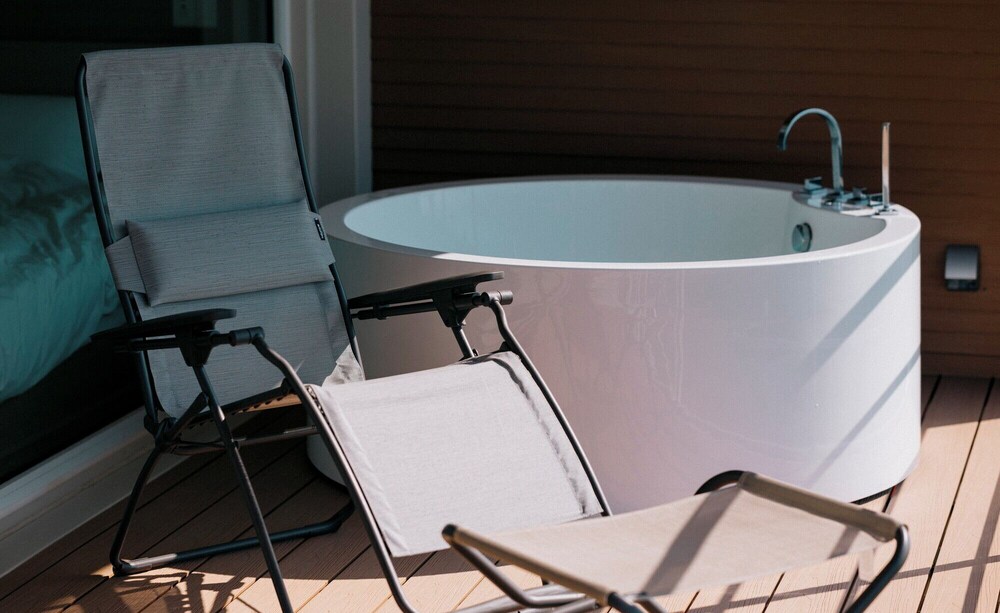 海眺望 露天ホットタブ付トレーラーN01/キング*2 (禁煙) 客室7 | THOUSAND　GARDEN　TARUMIZU