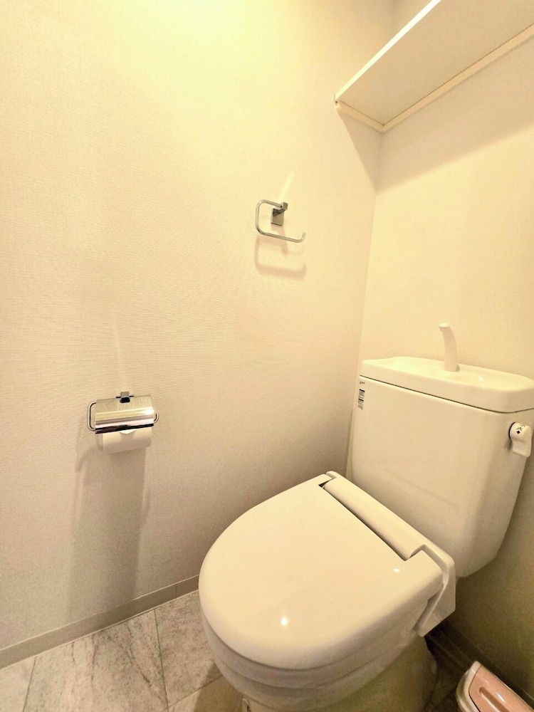 コンフォート トリプルルーム バルコニー シティビュー バスルームのシンク0 | Hotel Arashi nihombashi No006