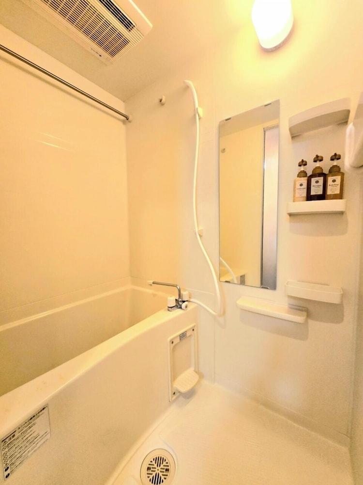 コンフォート トリプルルーム バルコニー シティビュー バスルーム0 | Hotel Arashi nihombashi No006