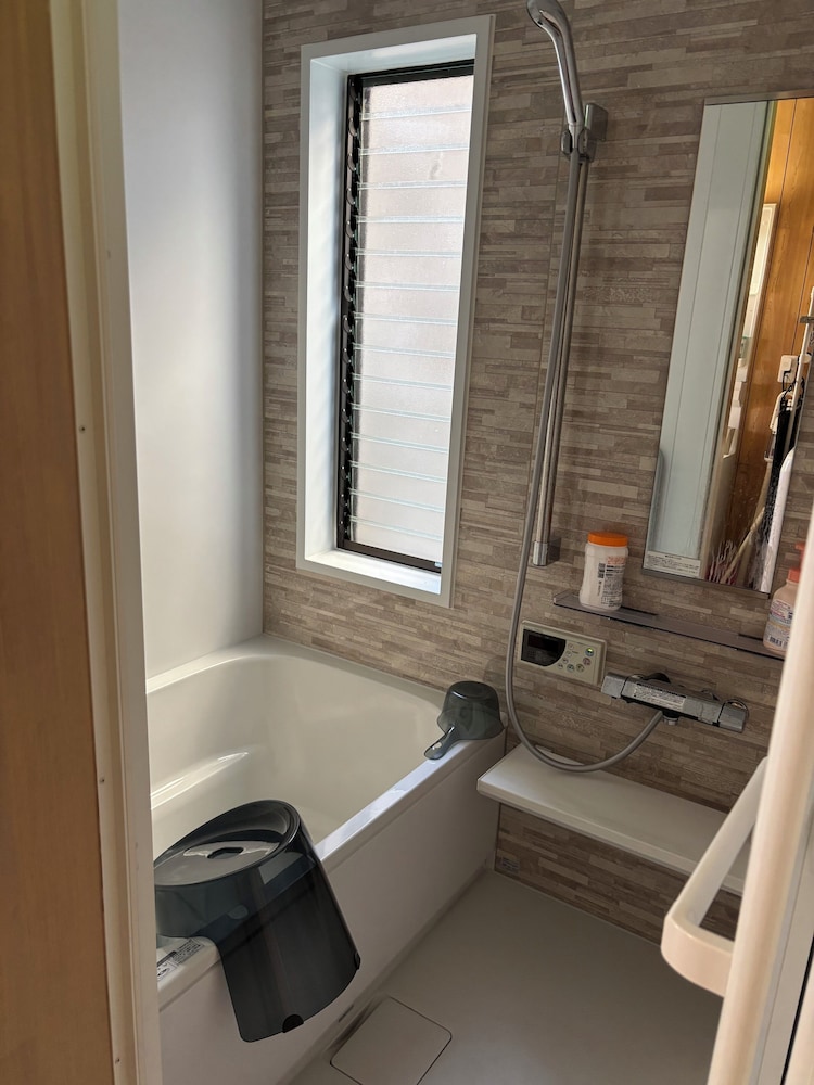 ファミリー ハウス 4 ベッドルーム 禁煙 シティビュー バスルーム4 | だるまホーム高崎 HU2