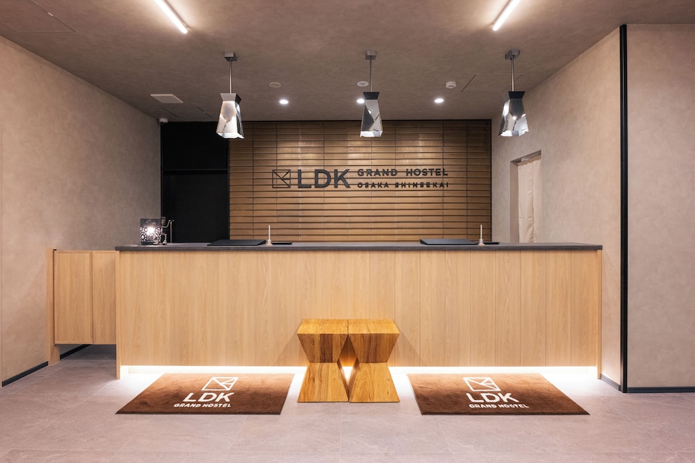 フロント1 | GRAND HOSTEL LDK 大阪新世界 - ホステル