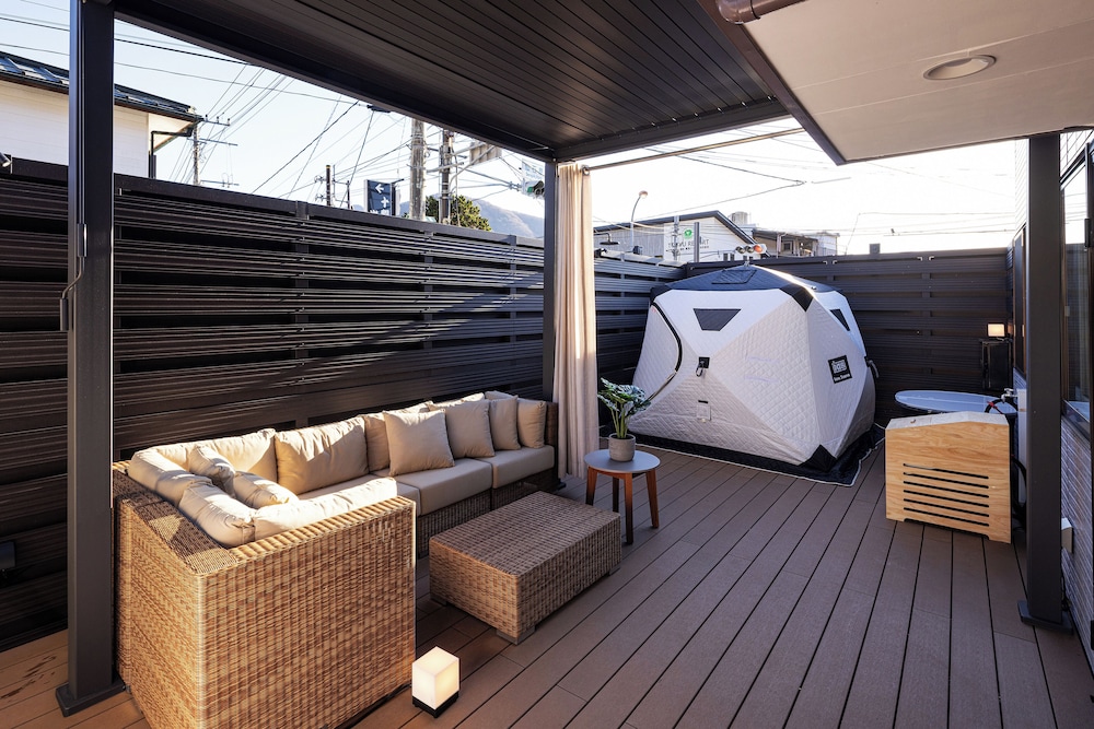 ベーシック ヴィラ テラス / パティオ1 | イチヴィラ クロスロード ハコネ