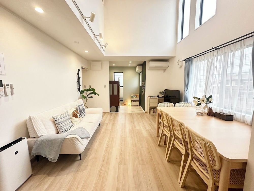 プレミアム ルーム マウンテンビュー リビング エリア0 | Mulan Stay 松尾大社