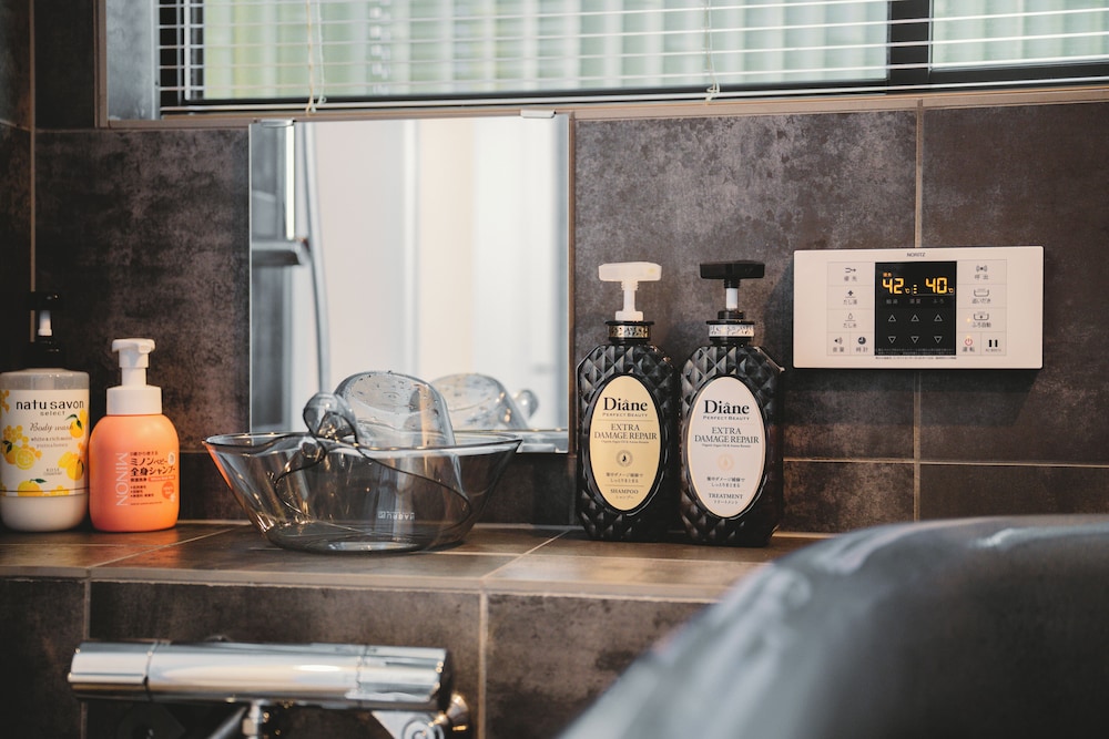 プレミアム ルーム マウンテンビュー バスルーム1 | Mulan Stay 松尾大社