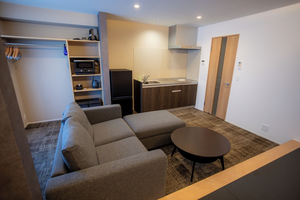 デラックス トリプルルーム 禁煙 バルコニー 客室3 | THE NINE STATES HOTEL TOJINMACHI