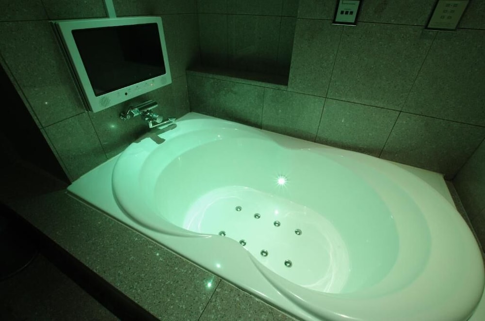 スーペリア ダブルルーム 喫煙可 バスルーム0 | ブルーホテル シュープリーム - 大人限定