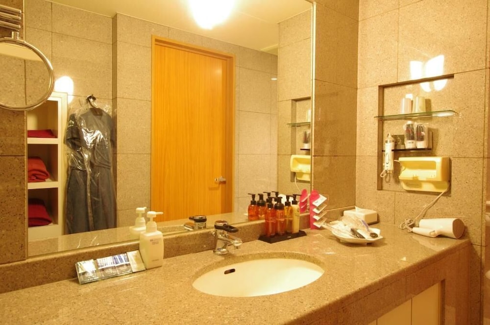 スーペリア ダブルルーム 喫煙可 バスルーム2 | ブルーホテル シュープリーム - 大人限定