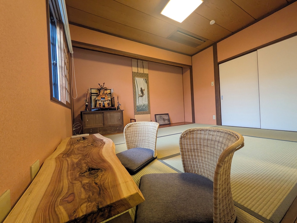 クラシック ツインルーム 客室1 | ゲストハウスミカタ