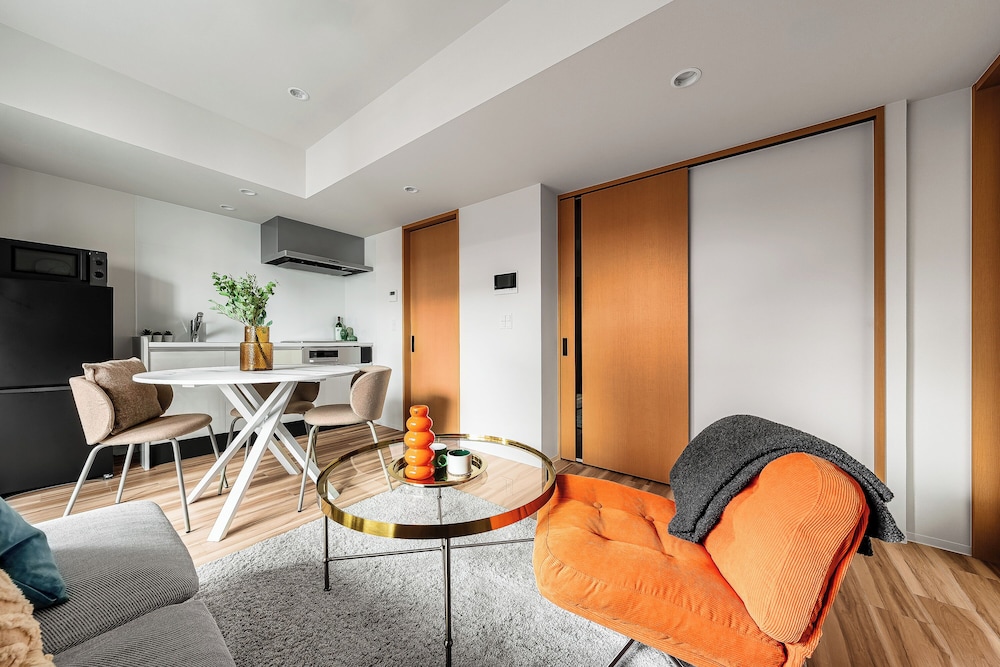 アパートメント リビング エリア1 | MONDOMIO ODORI 901