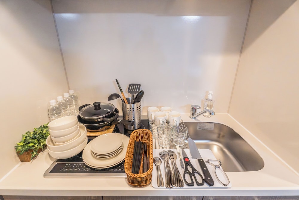 スーペリア 4 人部屋 バルコニー 専用キッチン0 | エスリードホテル難波イースト