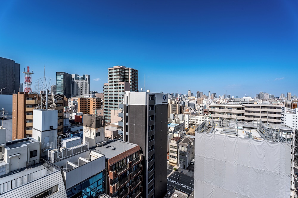デラックス ダブルルーム ダブルベッド 1 台 バルコニー シティビュー シティ ビュー1 | エスリードホテル難波イースト