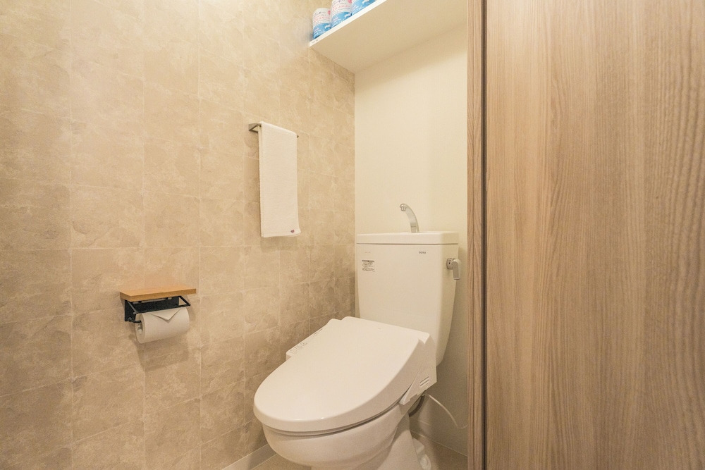 スタンダード ダブルルーム バルコニー 客室1 | エスリードホテル難波イースト